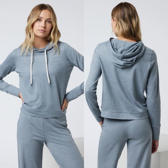 Vuori Tops - Vuori Halo Essential Hoodie in Mallorca Heather